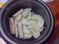 美味的冰糖雪梨汤做法图解4)