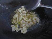 香气逼人的酸菜炖冻豆腐做法图解6)