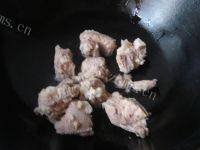 酥嫩排骨莲藕汤做法图解2)