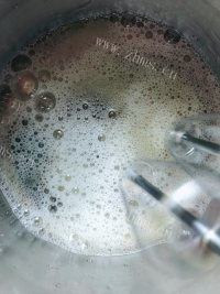快手巧克力棒棒糖蛋糕做法图解5)