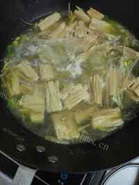 特色美食水煮鱼做法图解2)