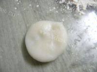 自制红豆冰皮月饼做法图解7)