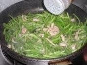 芦蒿炒肉丝做法图解8)