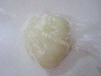 自制红豆沙冰皮月饼做法图解13)
