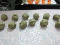 自制绿豆沙月饼做法图解5)