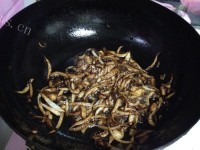 松嫩的香菇卤肉饭做法图解8)