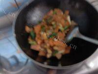 胡萝卜炒肉片做法图解7)