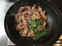 美味的椒盐濑尿虾做法图解4)