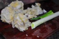 东北酸菜馅肉包子做法图解2)