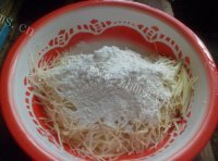 美味的洋芋叉叉做法图解2)