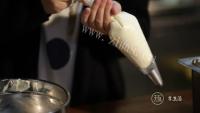 芳香四溢的红丝绒蛋糕做法图解10)