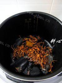 金虫草蜜枣乌鸡汤做法图解4)