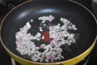 方便的黑胡椒鲜虾芝士饭做法图解3)