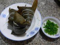 美味的香煎绿豆糯米粽做法图解1)