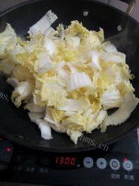 家常菜炒大白菜做法图解4)