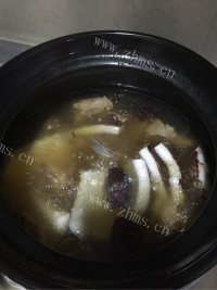 美味的椰子煲鸡