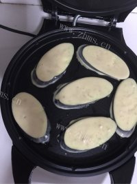 口感丰富的茄饼做法图解7)