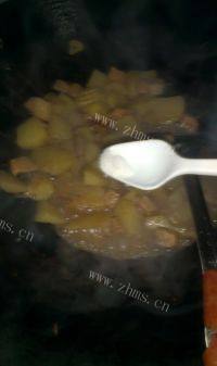 家常菜土豆焖肉做法图解6)