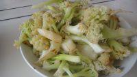 家常菜素炒菜花