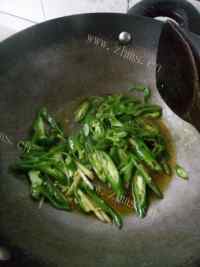 好吃的青椒炒韭菜做法图解3)