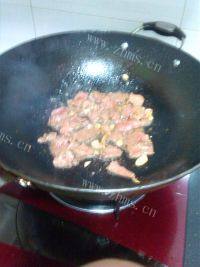家常菜牛肉炒青瓜做法图解7)