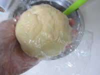 自制豆沙一口酥做法图解3)