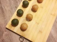 自制广式莲蓉蛋黄月饼做法图解5)