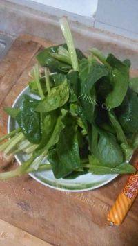 诱人的上汤菠菜做法图解1)