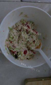 美味的虾油小瓜饼做法图解3)