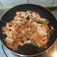 香喷喷的韩式炒年糕做法图解8)