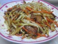 家常菜肉炒绿豆芽