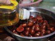 口感丰富的油烤板栗做法图解2)