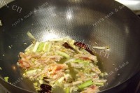 好吃的香菇榨菜肉丝炒面做法图解6)