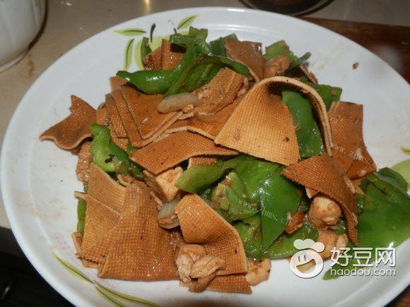 家常菜青椒炒豆皮
