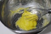 自制蛋黄沙拉酱做法图解4)