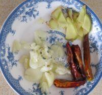 家常菜土豆烧鸡肉做法图解3)