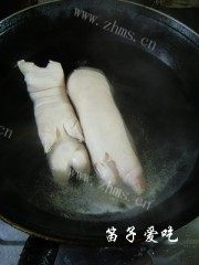 美味的冰糖猪手做法图解2)