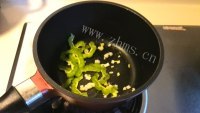 美味的苦瓜蛋花汤做法图解5)