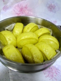 热腾腾的南瓜馒头做法图解15)