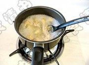 美味的鸡肉蘑菇炖饭做法图解3)