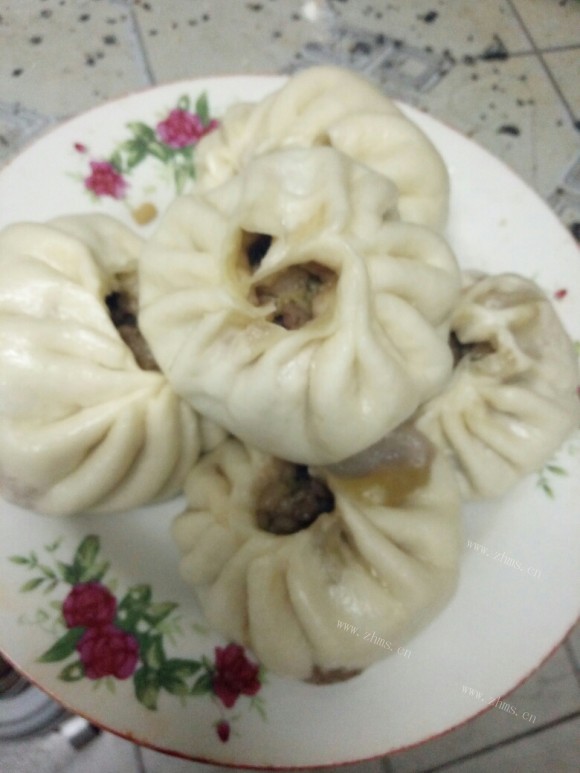开胃的白菜酱肉包子