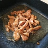 家常：炒猪颈肉做法图解7)