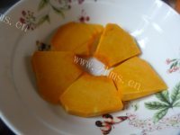 家常菜南瓜粉蒸排骨做法图解7)