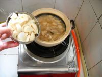 完美的砂锅蛋白炖肉做法图解7)