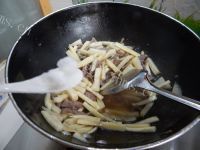 家常菜茭白炒牛肉做法图解16)