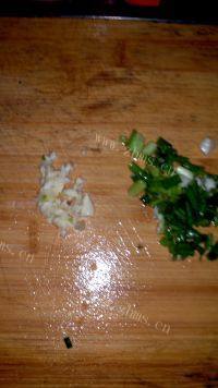 美味的香菇炒豌豆做法图解4)