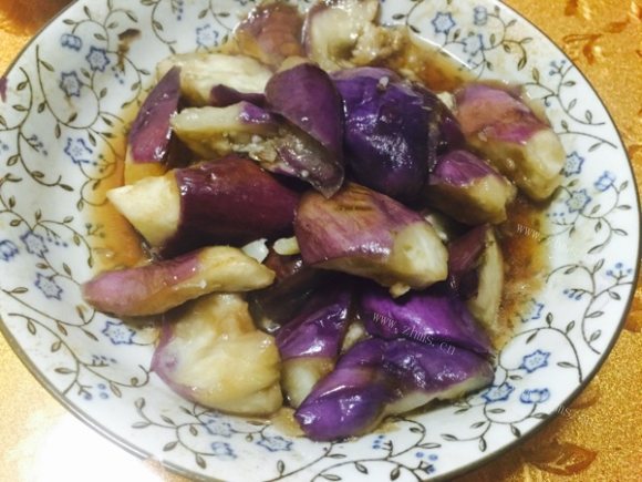 诱人的蒜蓉蒸茄子