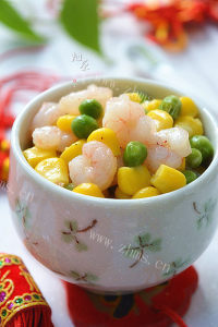 家常菜玉米豌豆炒虾仁