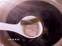 美味的排骨海带汤