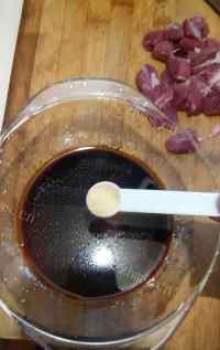 豌豆牛肉粒做法图解2)